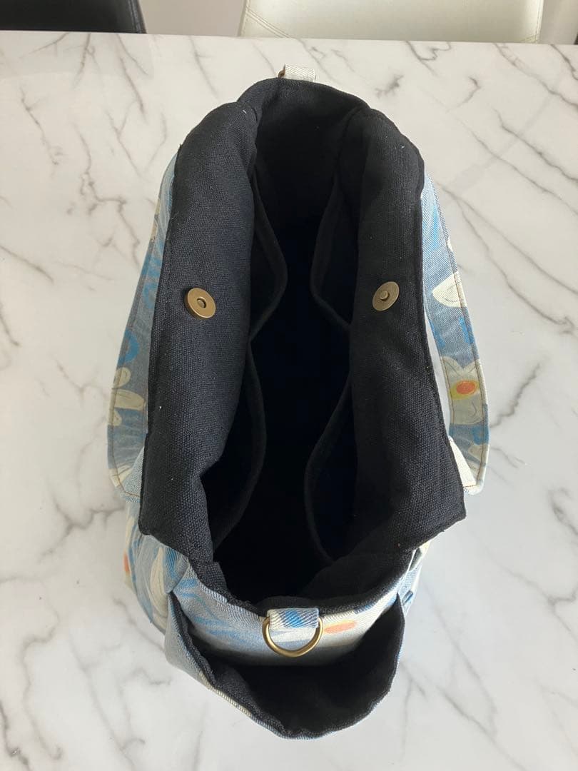 774 ローザ　大きめデニムリメイクバック