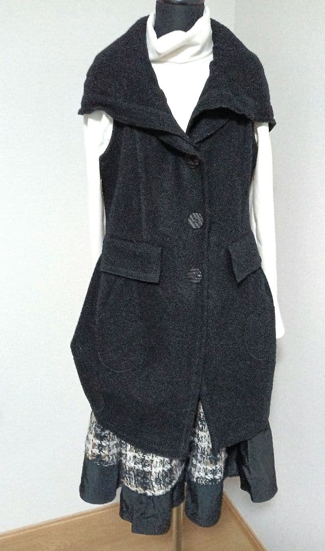 12万　エイココンドウロングベストとスカート/レリアン革バッグ/未使用トップス