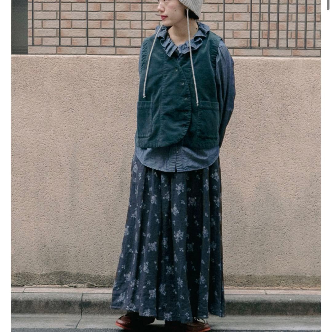 ネストローブ　コットンリネンダンガリーフリルシャツ