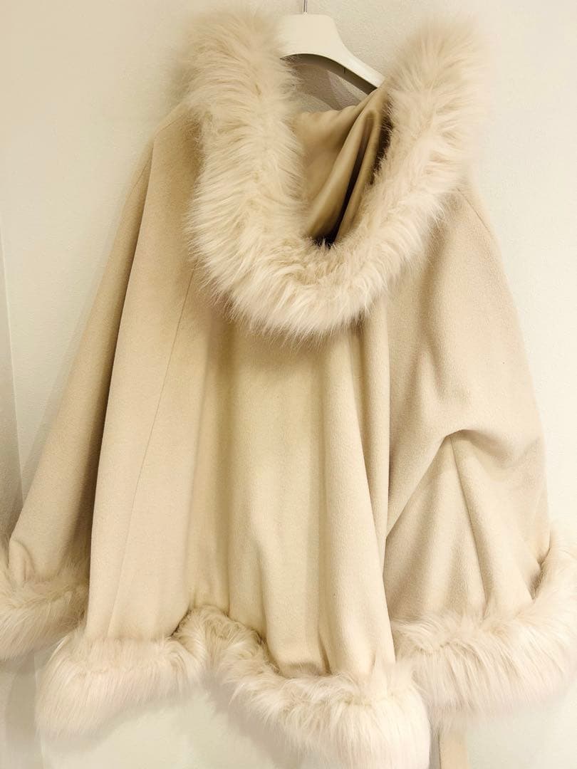  PARTY フードファーケープコート オフホワイト