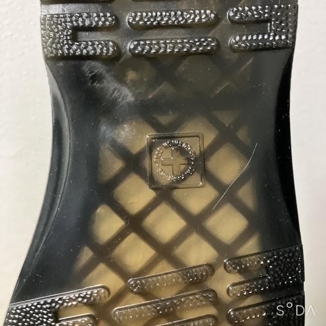 【z50j】ドクターマーチン サンダル JORGE RVE （プー101）