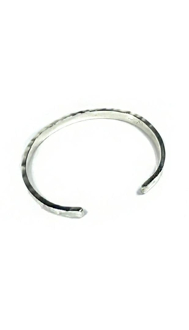 SALE＜6mm幅、厚み2.3mm＞【 平打ち 叩き バングル 】シルバー925