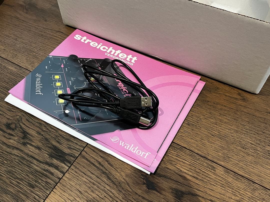 Waldorf Streichfett ストリングシンセサイザー