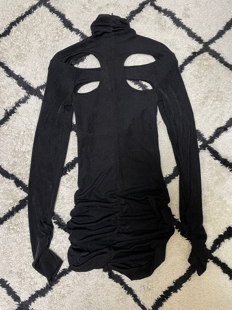 【値下げ】MISBHV ブラック カットアウト タートルネック ワンピース