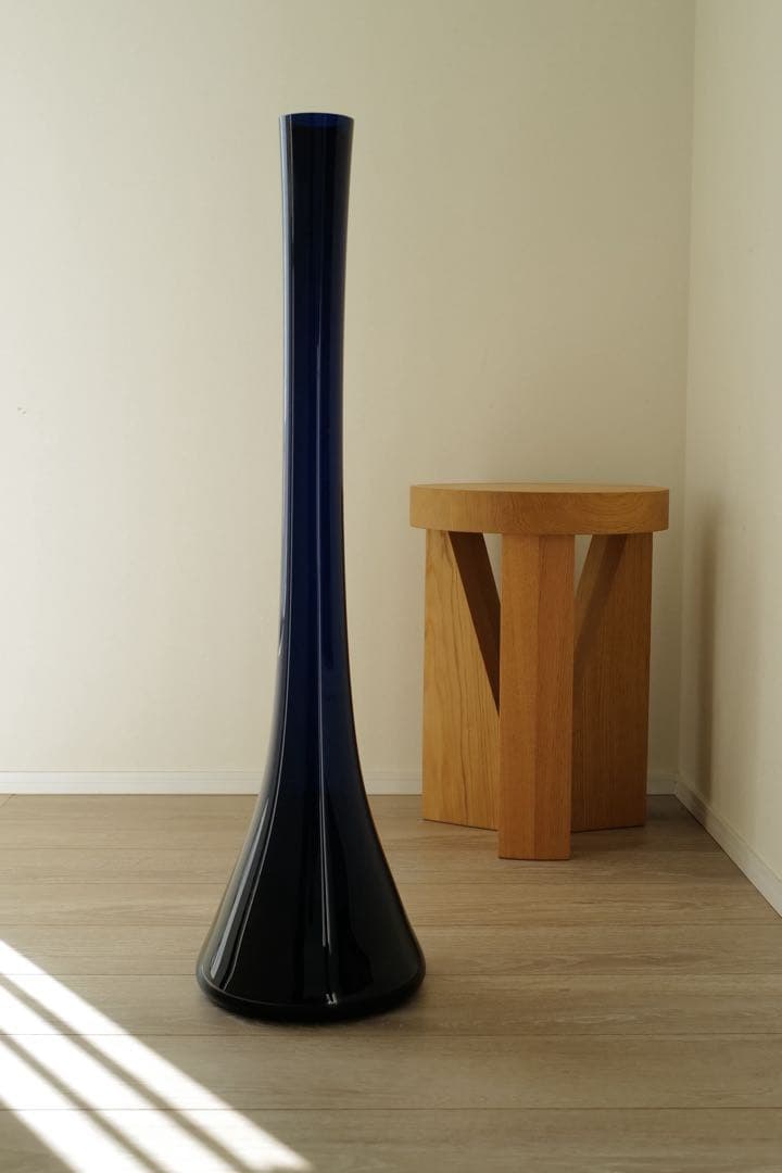 Tall Glass Vase①