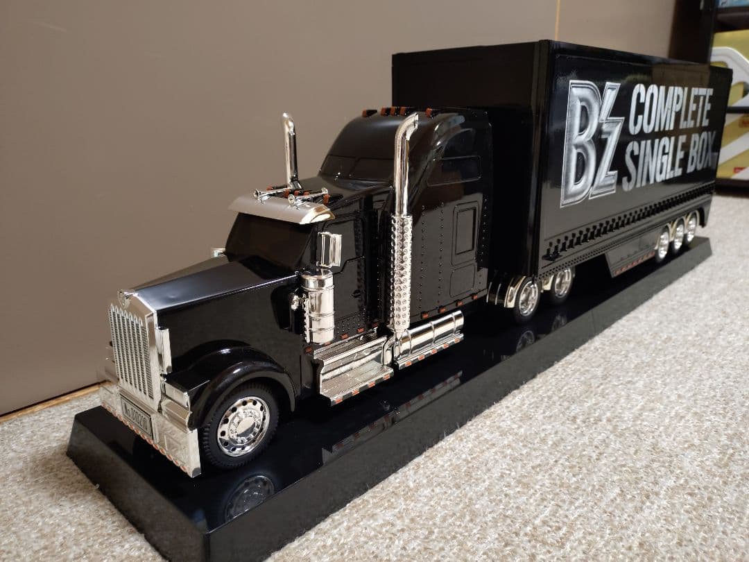 B’z COMPLETE SINGLE BOX Trailer Edition