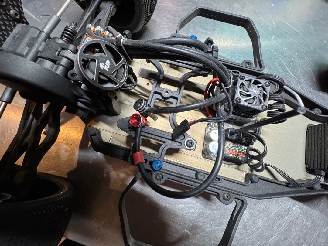 アソシエイテッド RC10 SC6.2 (組立メカ搭載済み)