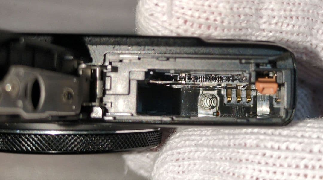 ジャンク　デジカメ　CANON　PC2003 （破損品）