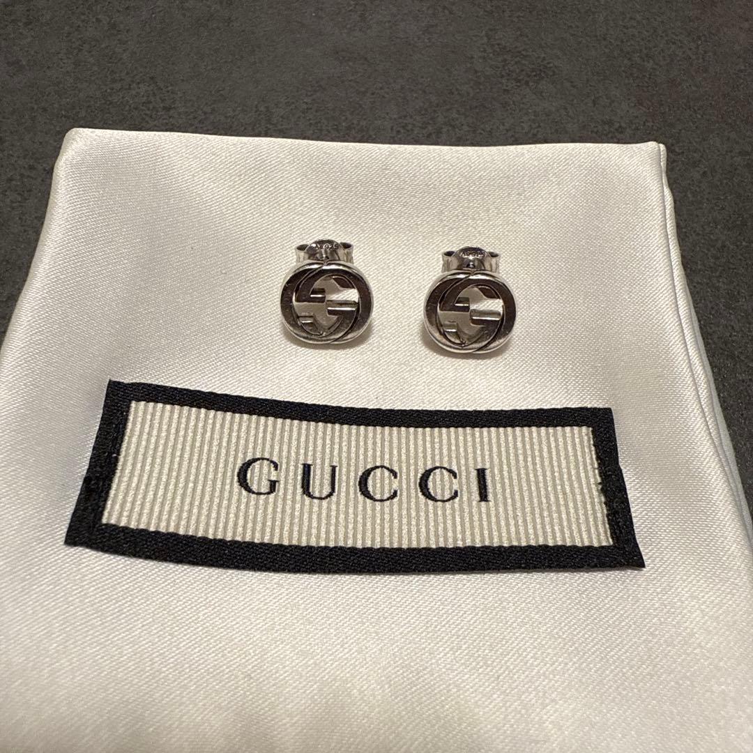 【両耳用】GUCCI ダブルGロゴ シルバーピアス