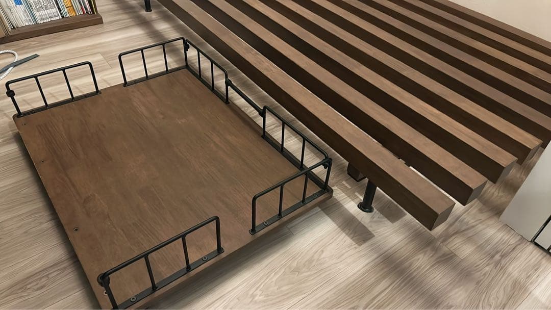 【送料込み】ダークブラウン 木製 ベッドフレーム収納付き シングル　lowya