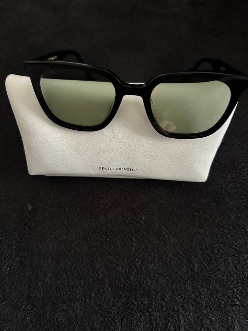 GENTLE MONSTER サングラス ブラック ケース付