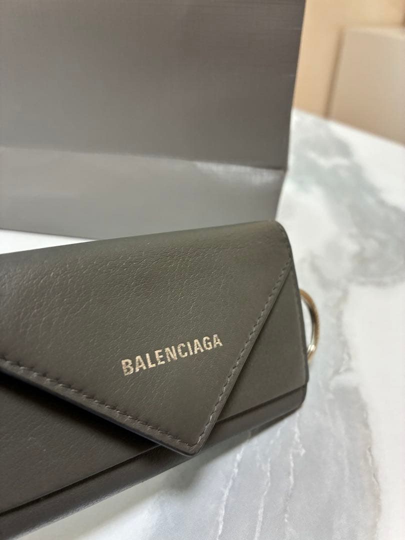 BALENCIAGA グレー レザー キーケース