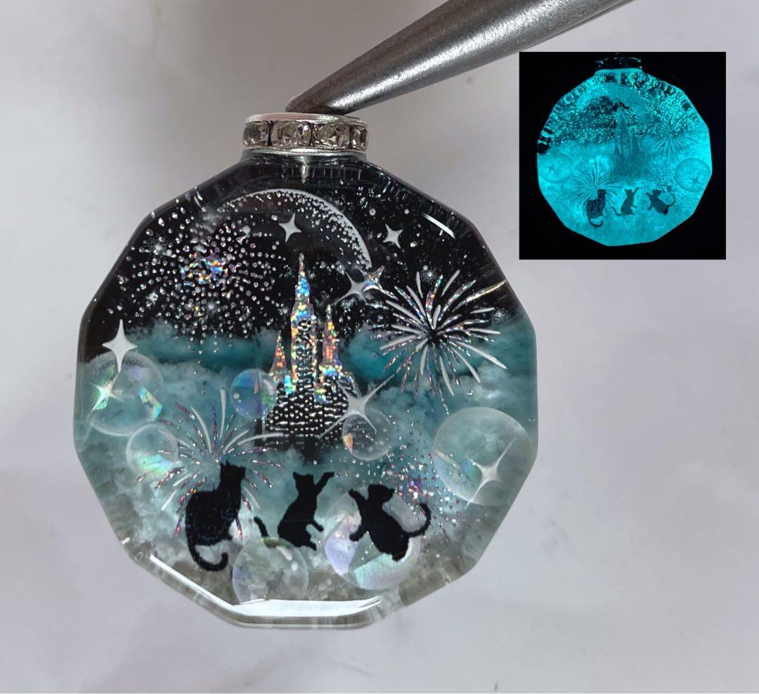 RUKURUKU/夢の国の子猫達　蓄光　オルゴナイトキーホルダー