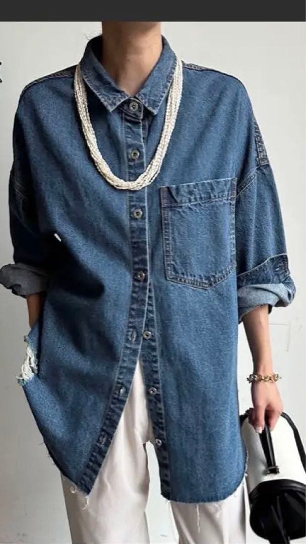 《美品》ドゥドゥ　人気カラー　ダメージデニムシャツ ブルー