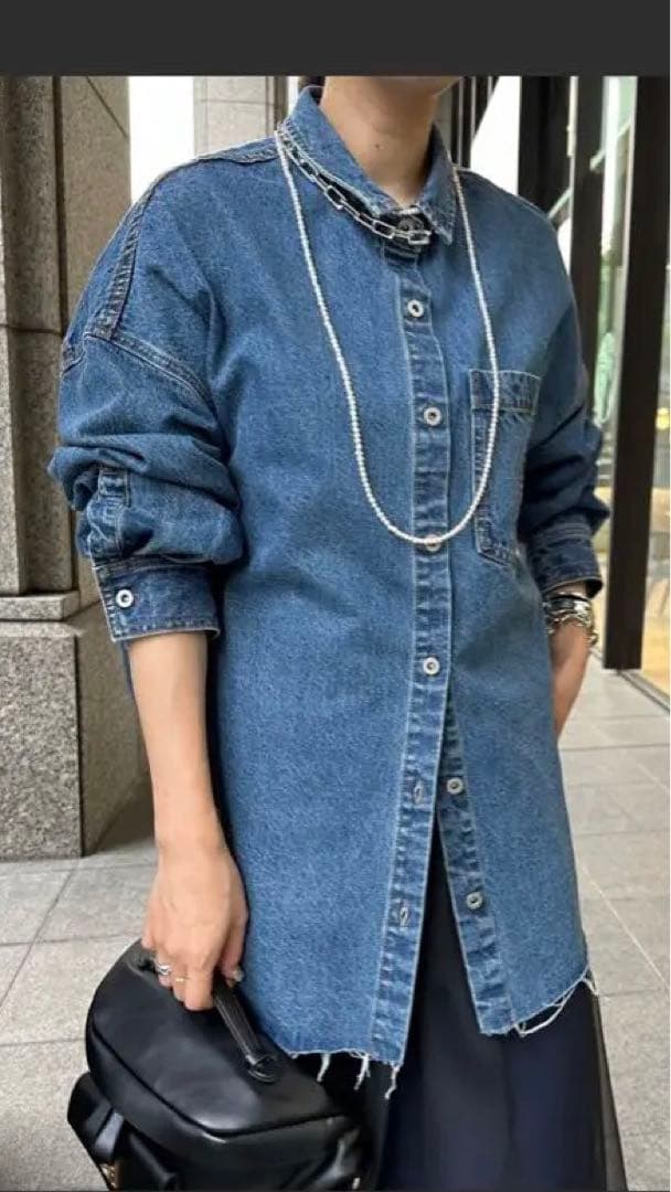 《美品》ドゥドゥ　人気カラー　ダメージデニムシャツ ブルー