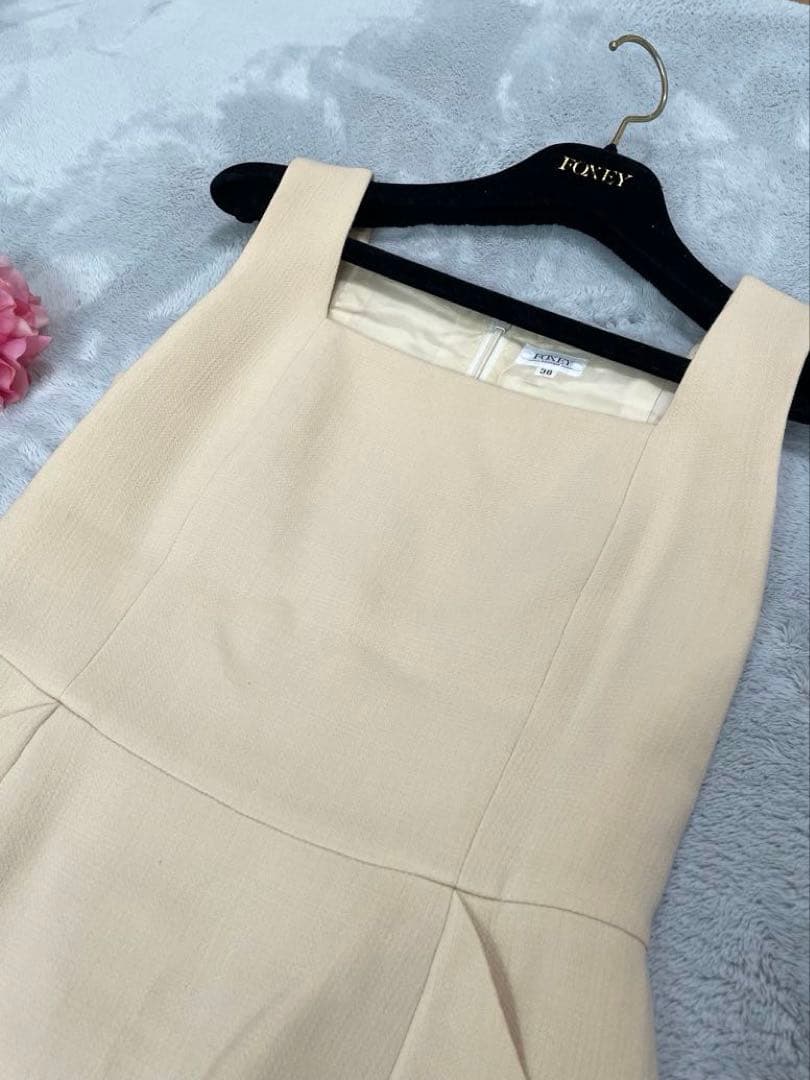 【FOXEY 】フォクシー ノースリーブ タイトワンピース ベージュ　サイズ38