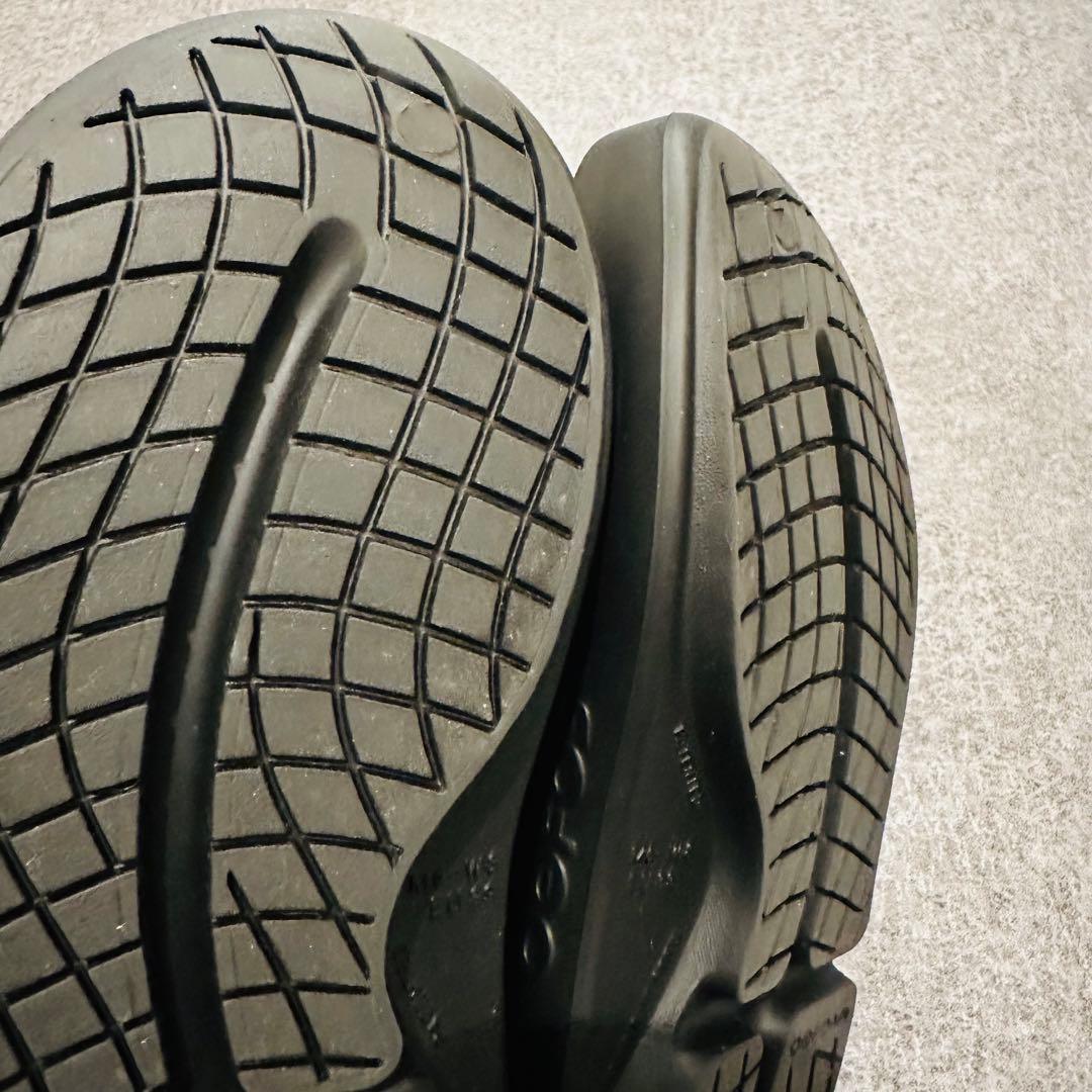 OOFOS OOyea ウーフォス ウーヤー サンダル 黒 25cm 39