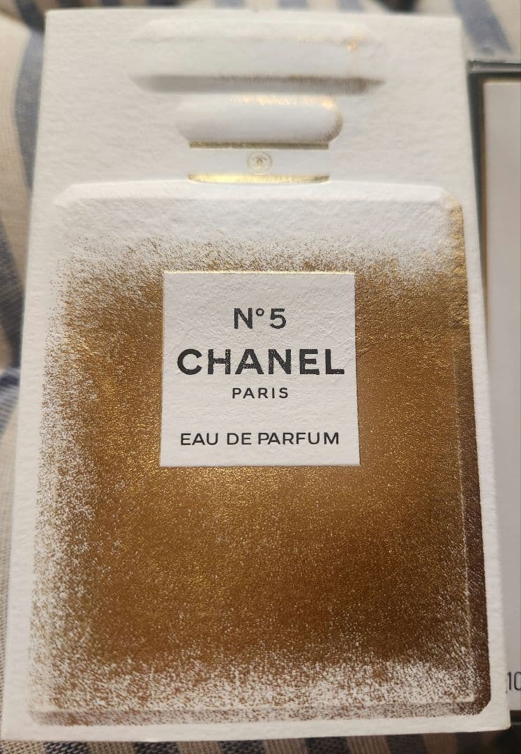 新品　特別限定品　シャネル　No.5　スノウ