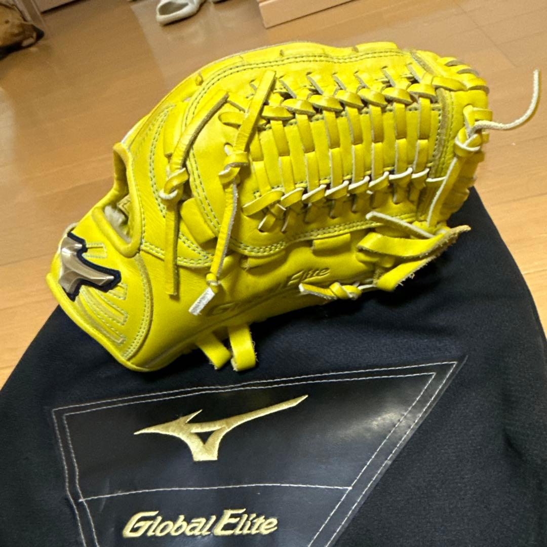 Mizuno Global Elite 軟式グローブ イエロー 収納袋付き