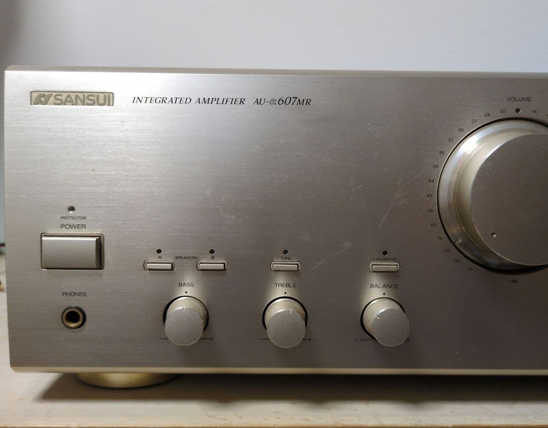 SANSUI サンスイAVアンプ AU-α607MR 使用には少々工夫が必要です