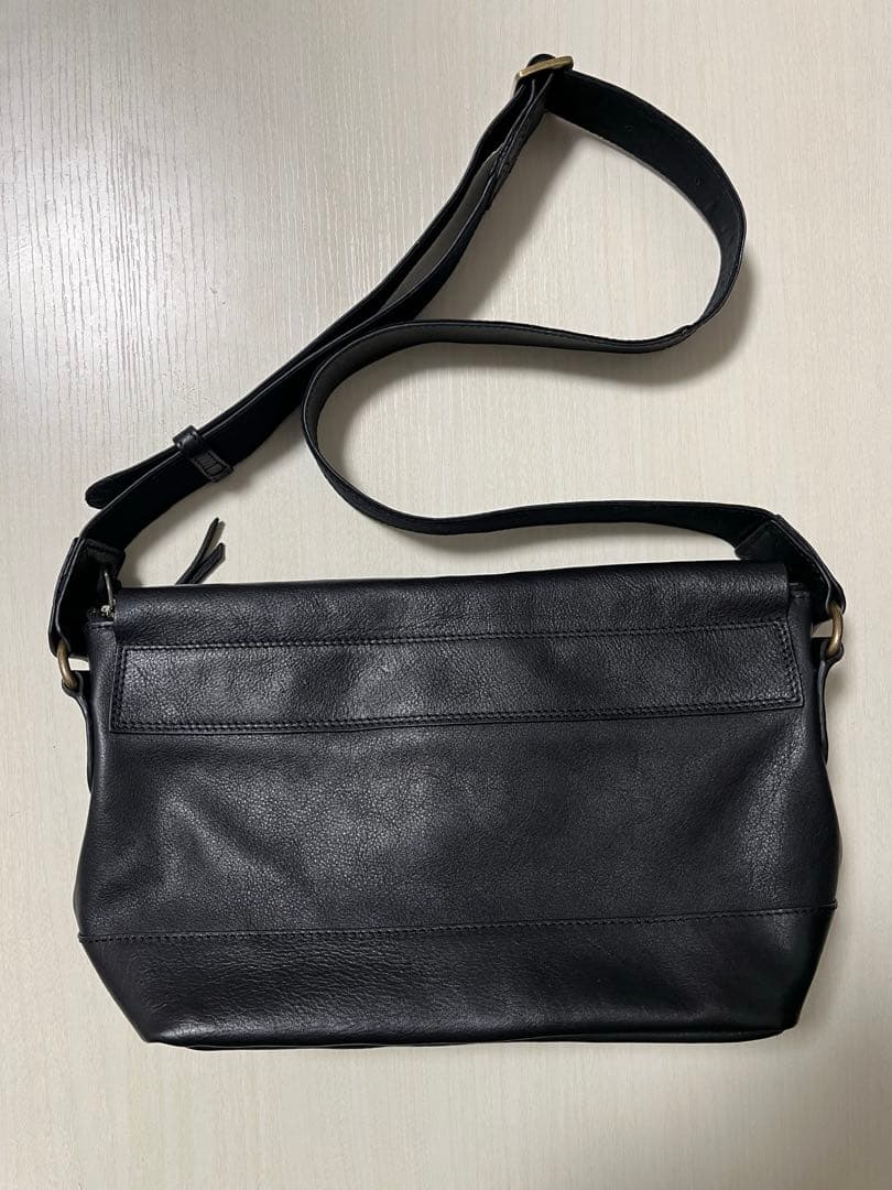 BICASH プレーンレザーショルダーバッグ(B827)