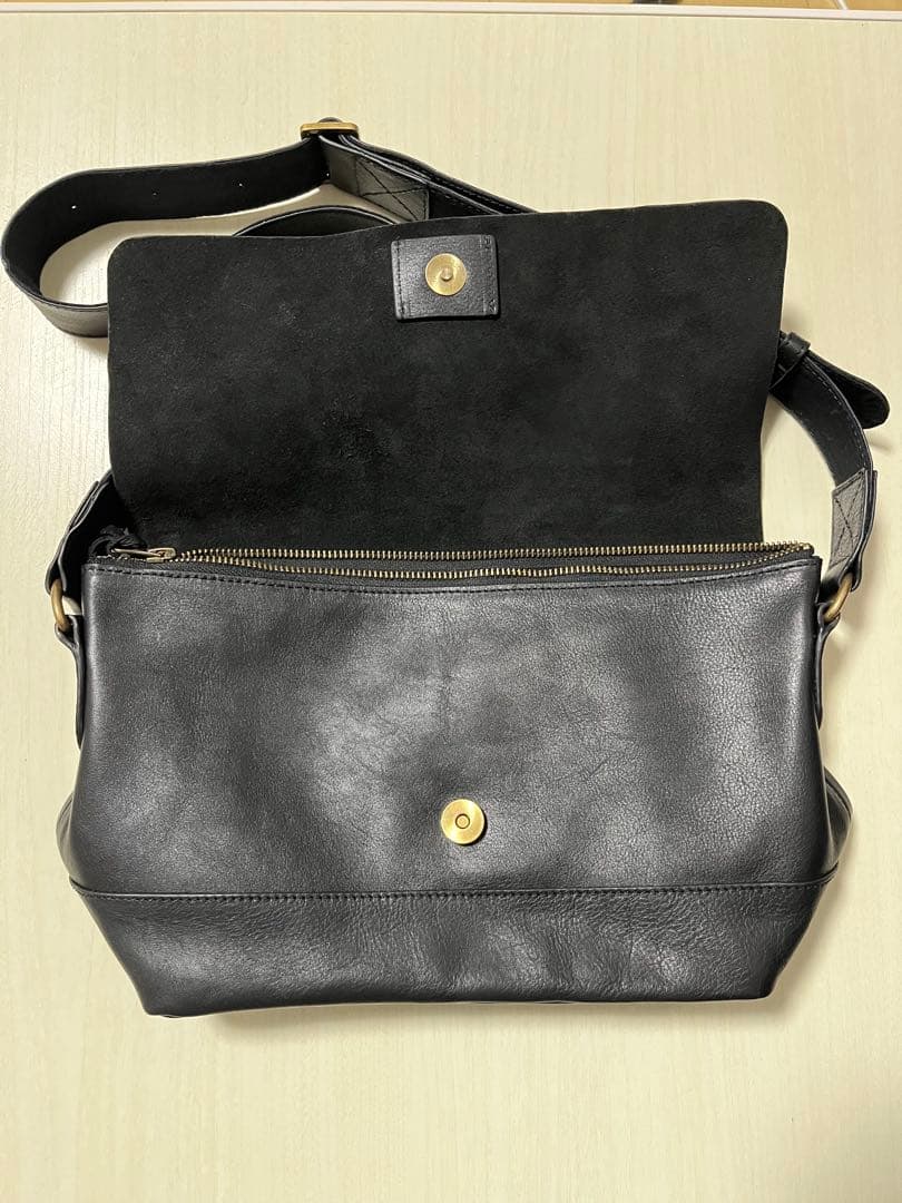 BICASH プレーンレザーショルダーバッグ(B827)