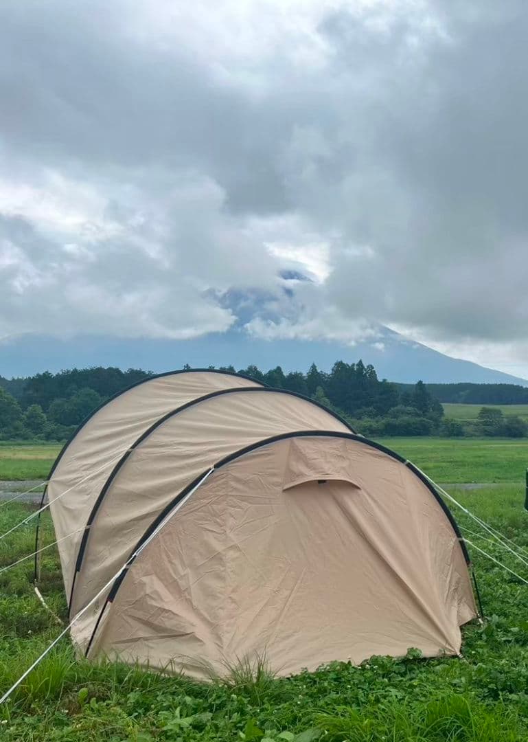 ベージュ タン　ドーム型 キャンプテント カマボコテントスラッシュ
