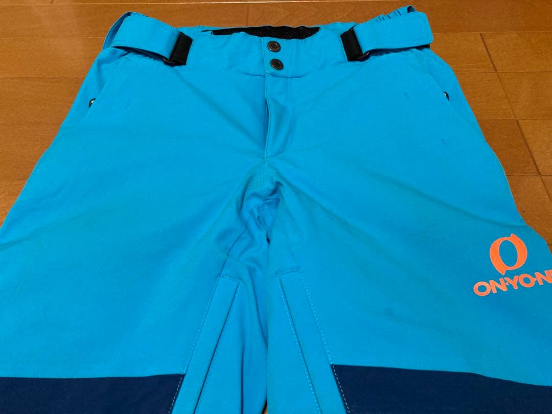 オンヨネ　スキーウェア　上下セット　デモチーム　サイズ4S 中古