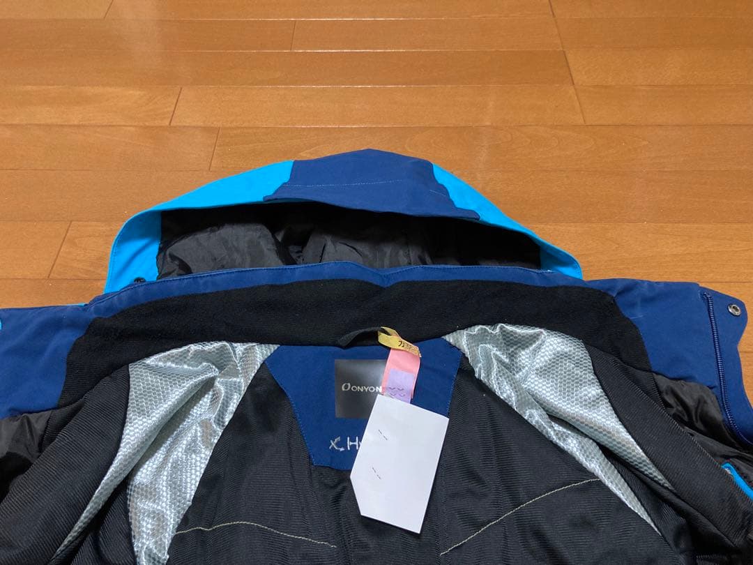 オンヨネ　スキーウェア　上下セット　デモチーム　サイズ4S 中古