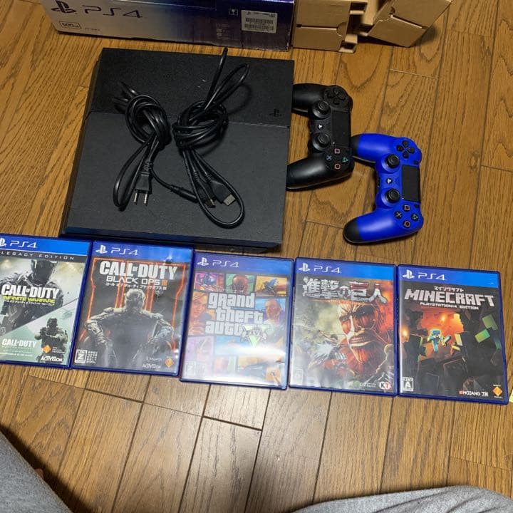 PS4とコントローラー3台ソフト5本