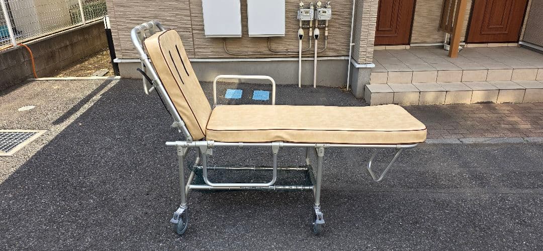ストレッチャー 介護　介護タクシー