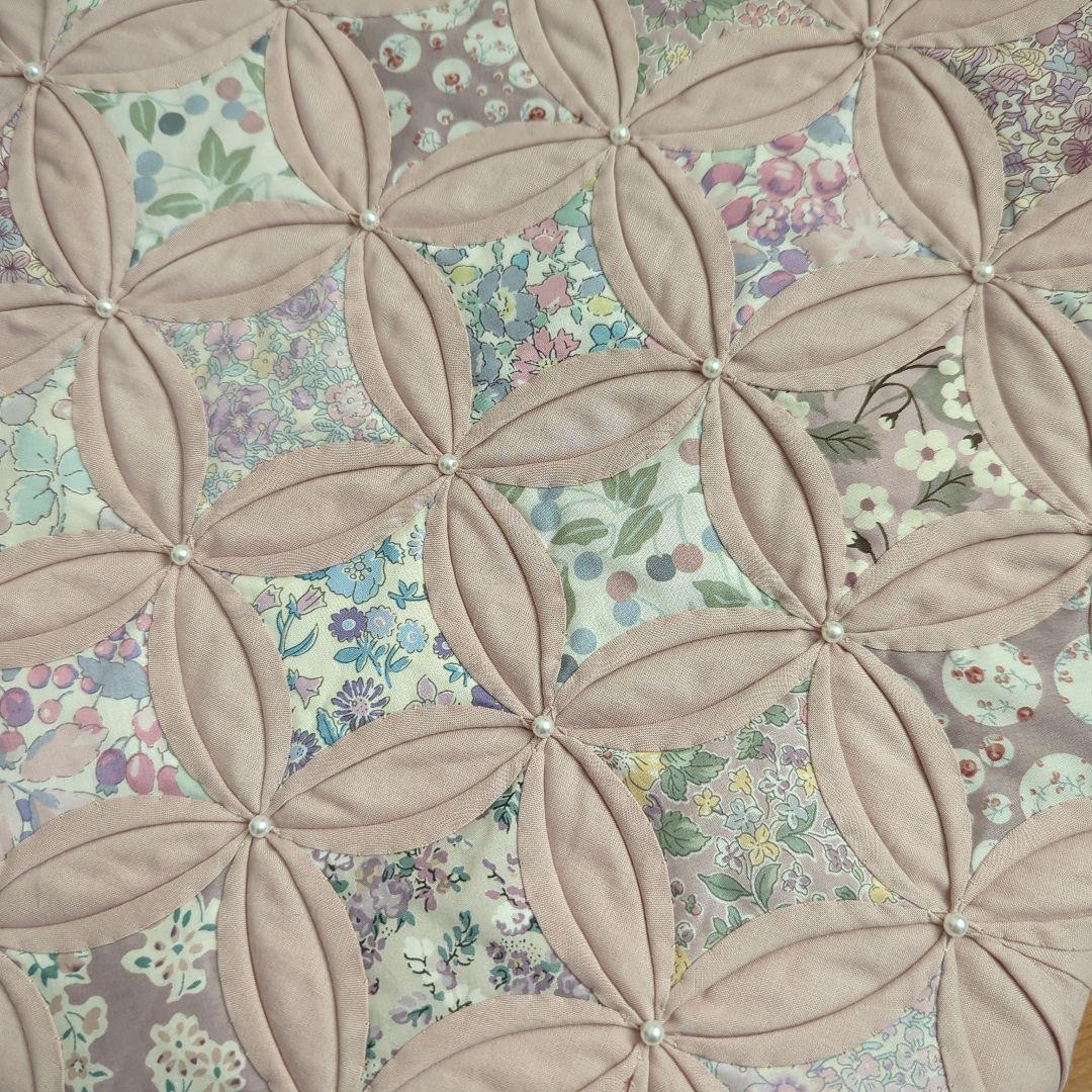 ✿リバティ✕パッチワーク✿　カテドラルウィンドウのバッグ　２点　ふぉれすと様