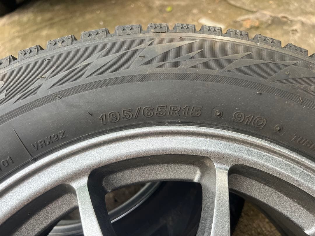① スタッドレスタイヤ 195/65R15 ホイールセット