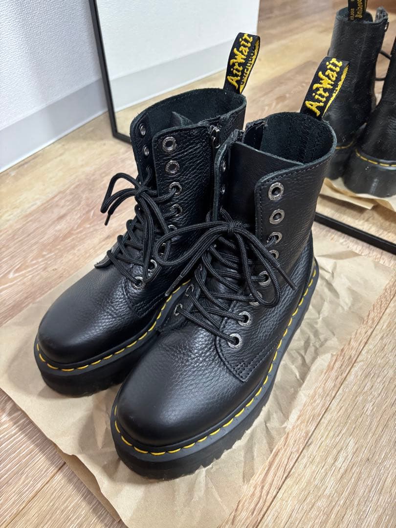 Dr.Martens JADON PISA 8ホール 定価37400円　23cm