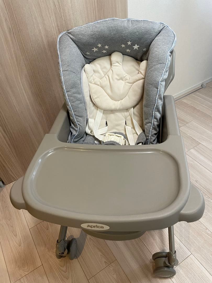 【送料込】Aprica　アップリカ　ユラリズムスマート　ハイチェア