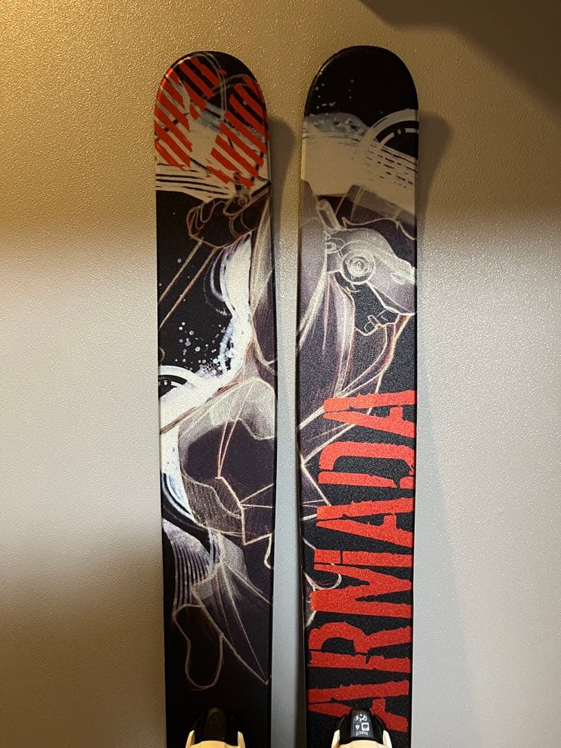 スキー板　Armada JJ 175cm