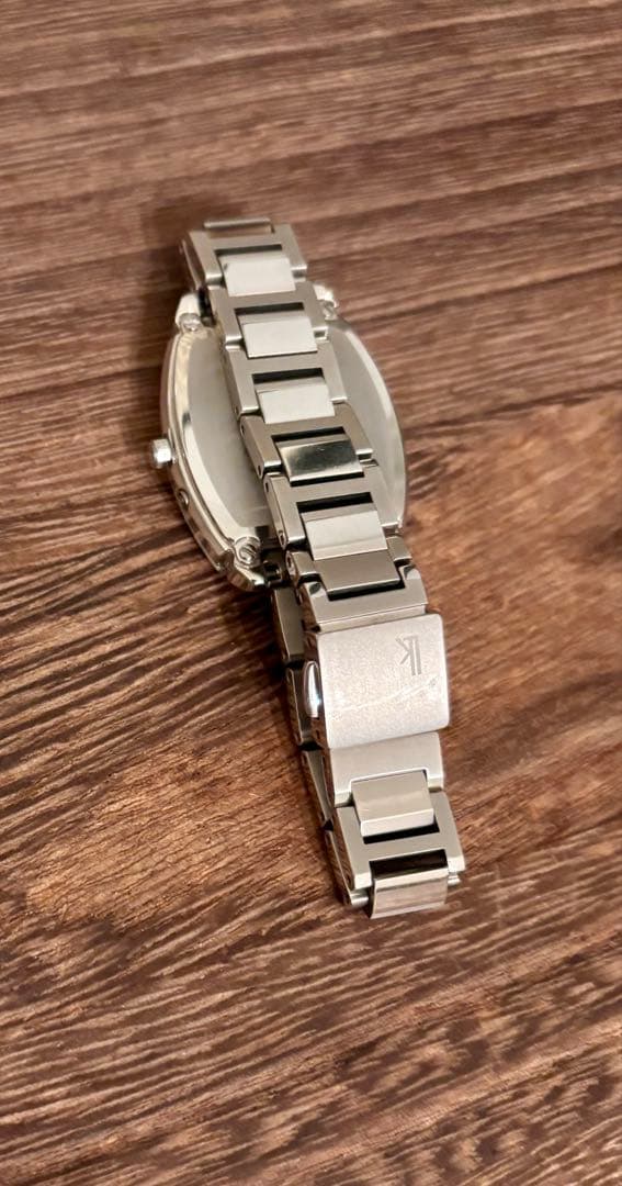 セイコールキア SSQW057 電波ソーラー トノー型 シルバー