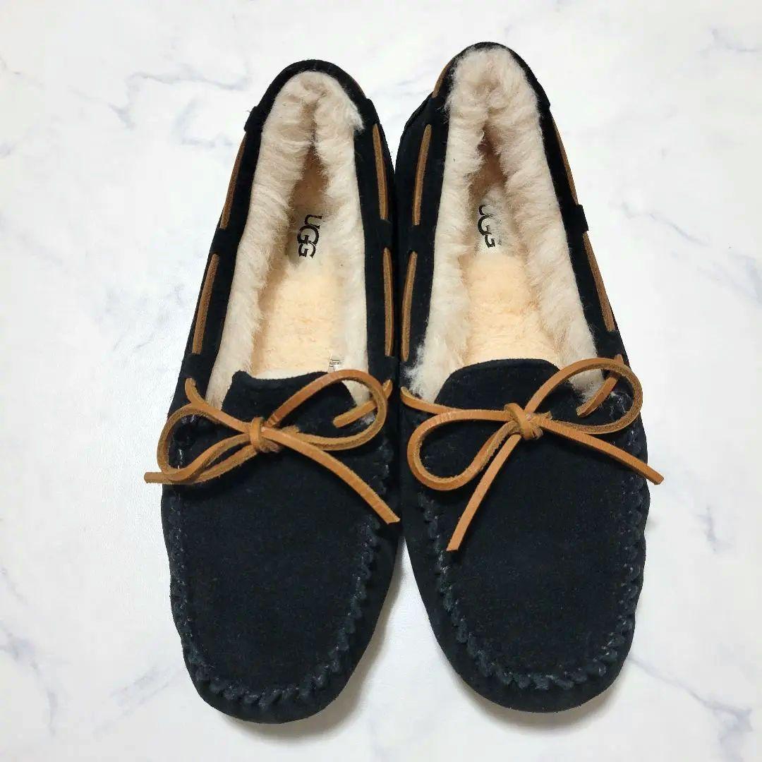 トヨ 。様美品！アグ ダコタ モカシン ボア スリッポン黒25ブラック UGG