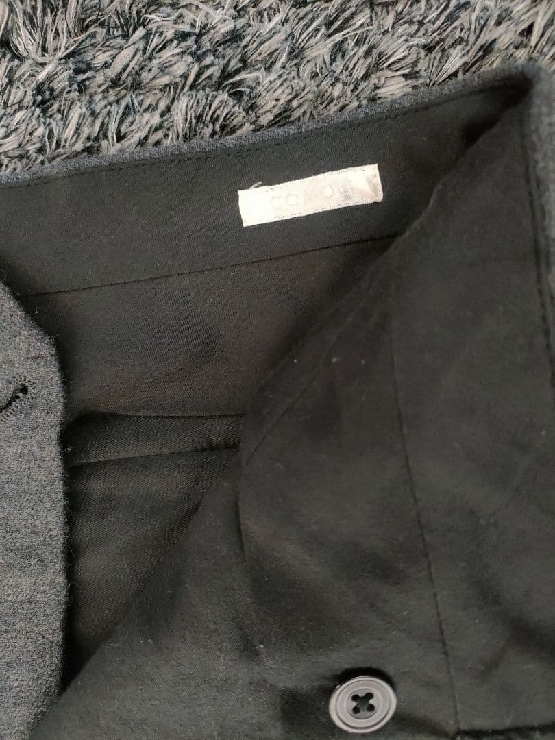 comoli コモリ ウールリネン2タックパンツ