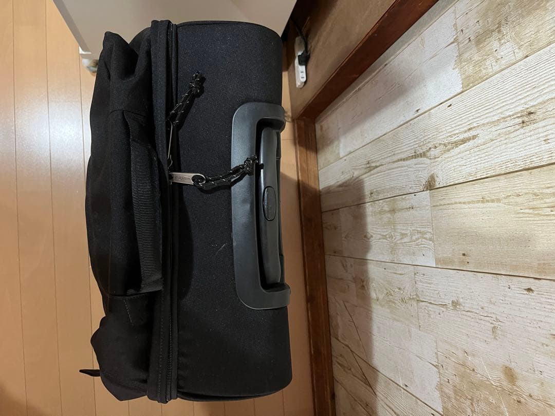 EASTPAK セミハードタイプ　キャリーバッグ　4輪　ブラック　中古品