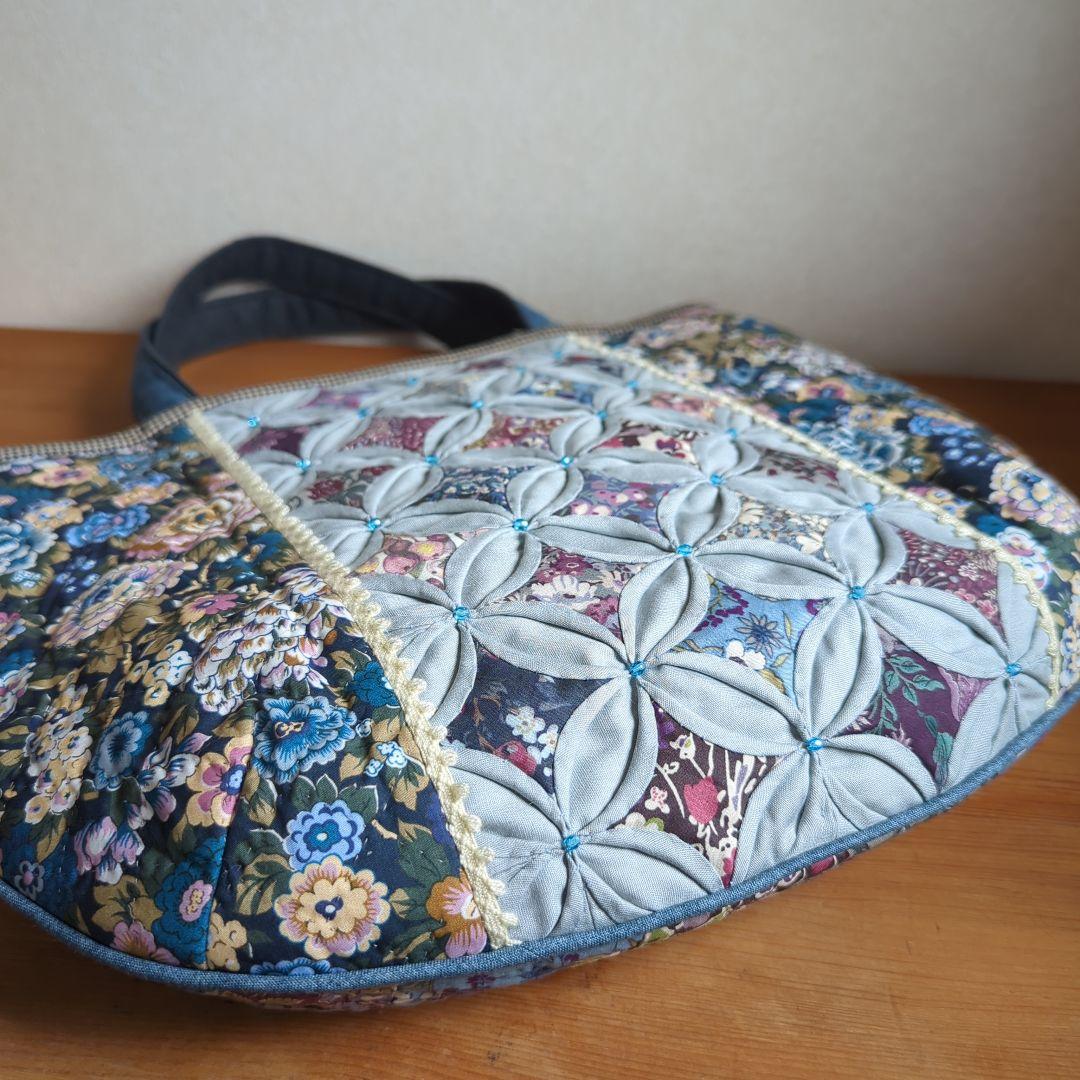 ✿リバティ✕パッチワーク✿　カテドラルウィンドウのハーフムーンバック　〈ピンク〉