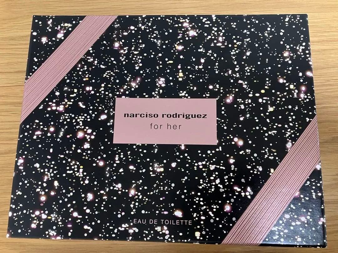 箱入りnarciso rodriguez for her 香水セット