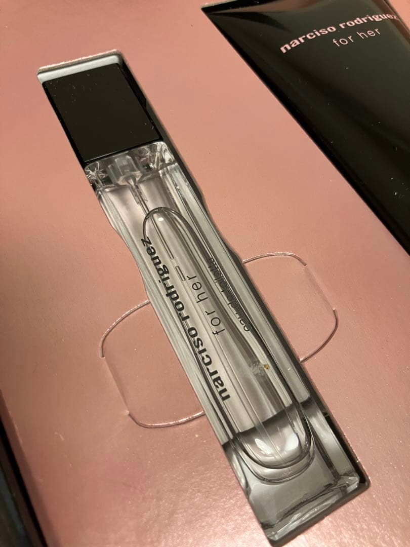 箱入りnarciso rodriguez for her 香水セット