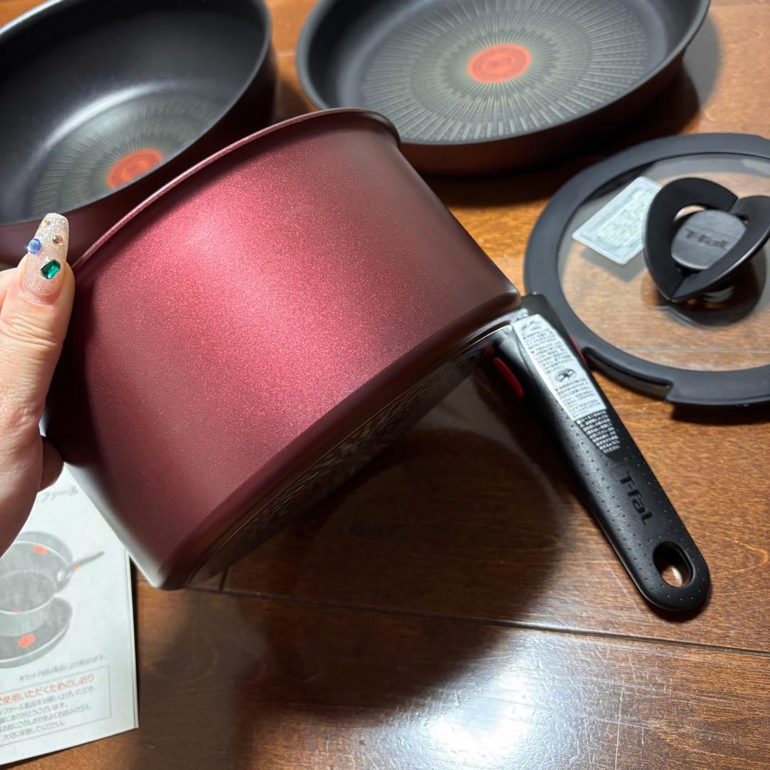 【最終値下げ】ほぼ新品☆IH対応☆T-faL チタンアンリミテッド