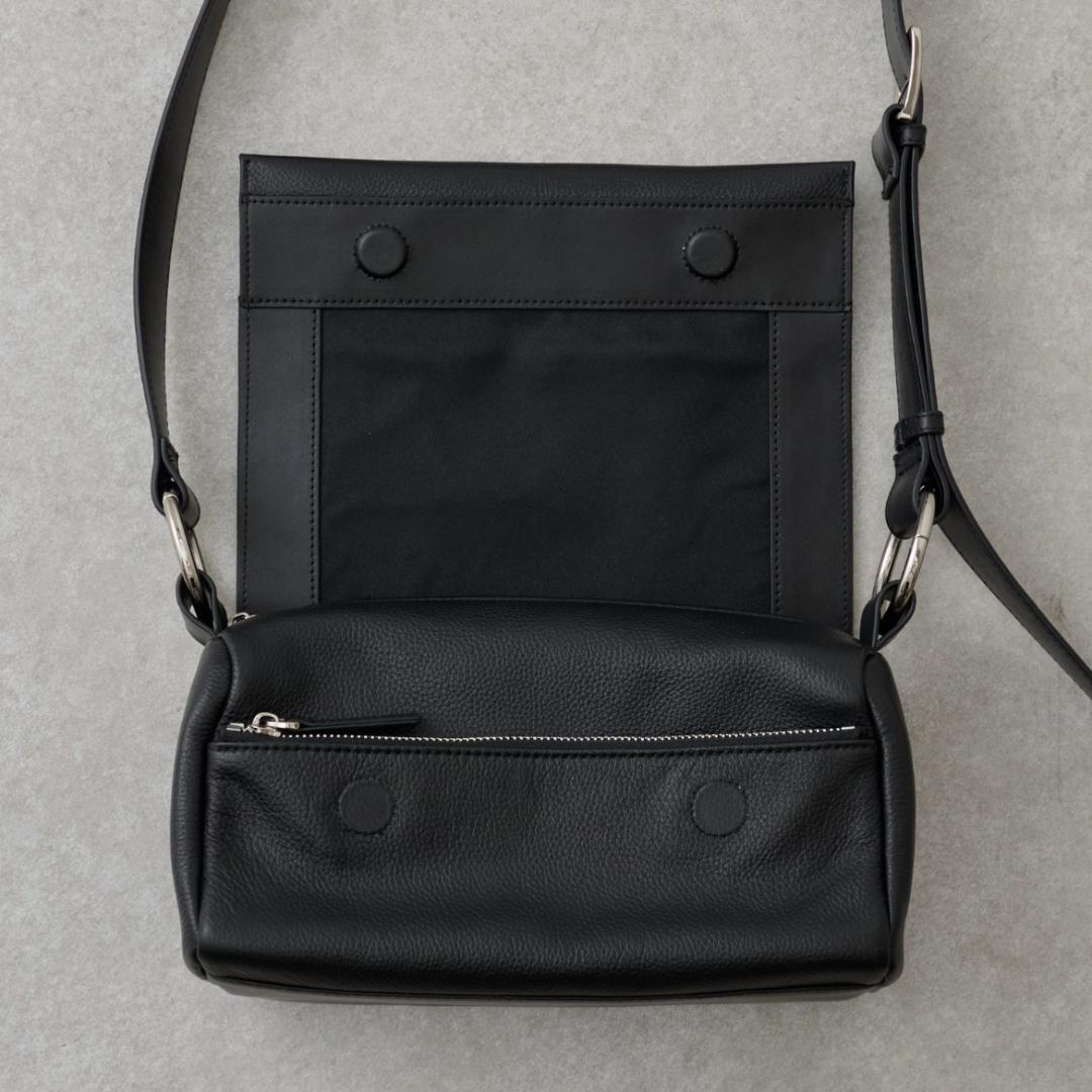 ★連休価格★【新品タグ付】ビアズリー レザー ボディバッグ + 替ベルトセット2