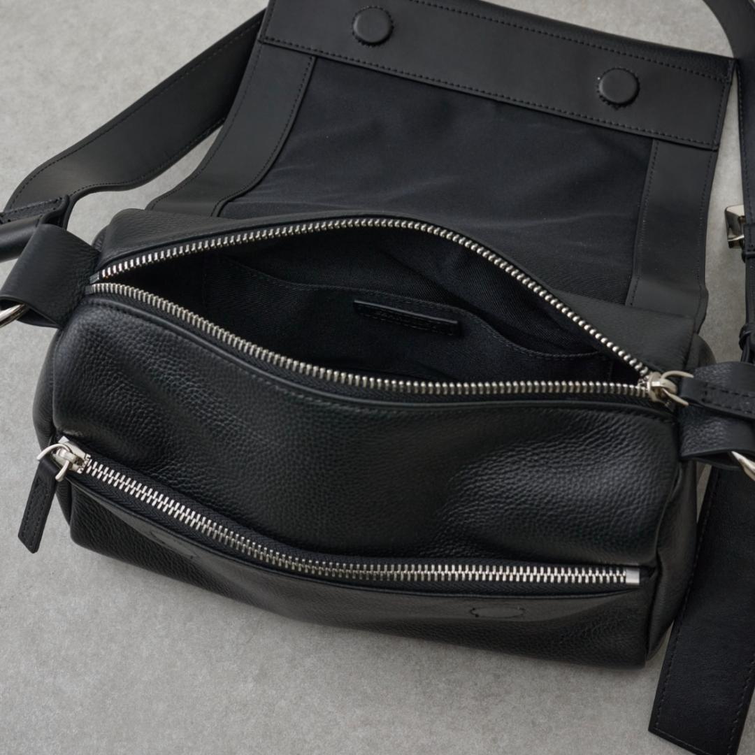 ★連休価格★【新品タグ付】ビアズリー レザー ボディバッグ + 替ベルトセット2