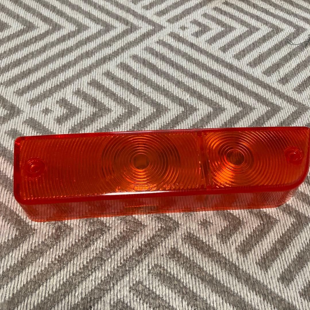 ブルーバード　510？　710 ？フロントウインカーレンズ