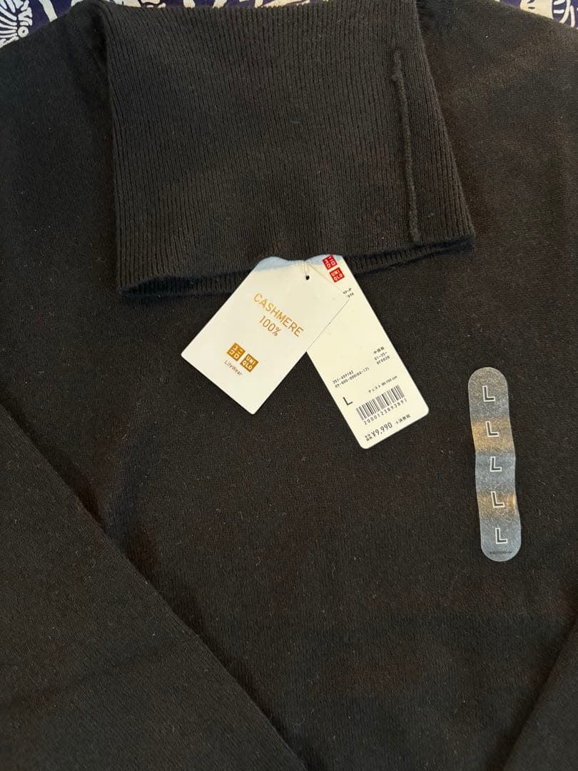 UNIQLO カシミヤ　タートルネックセーター
