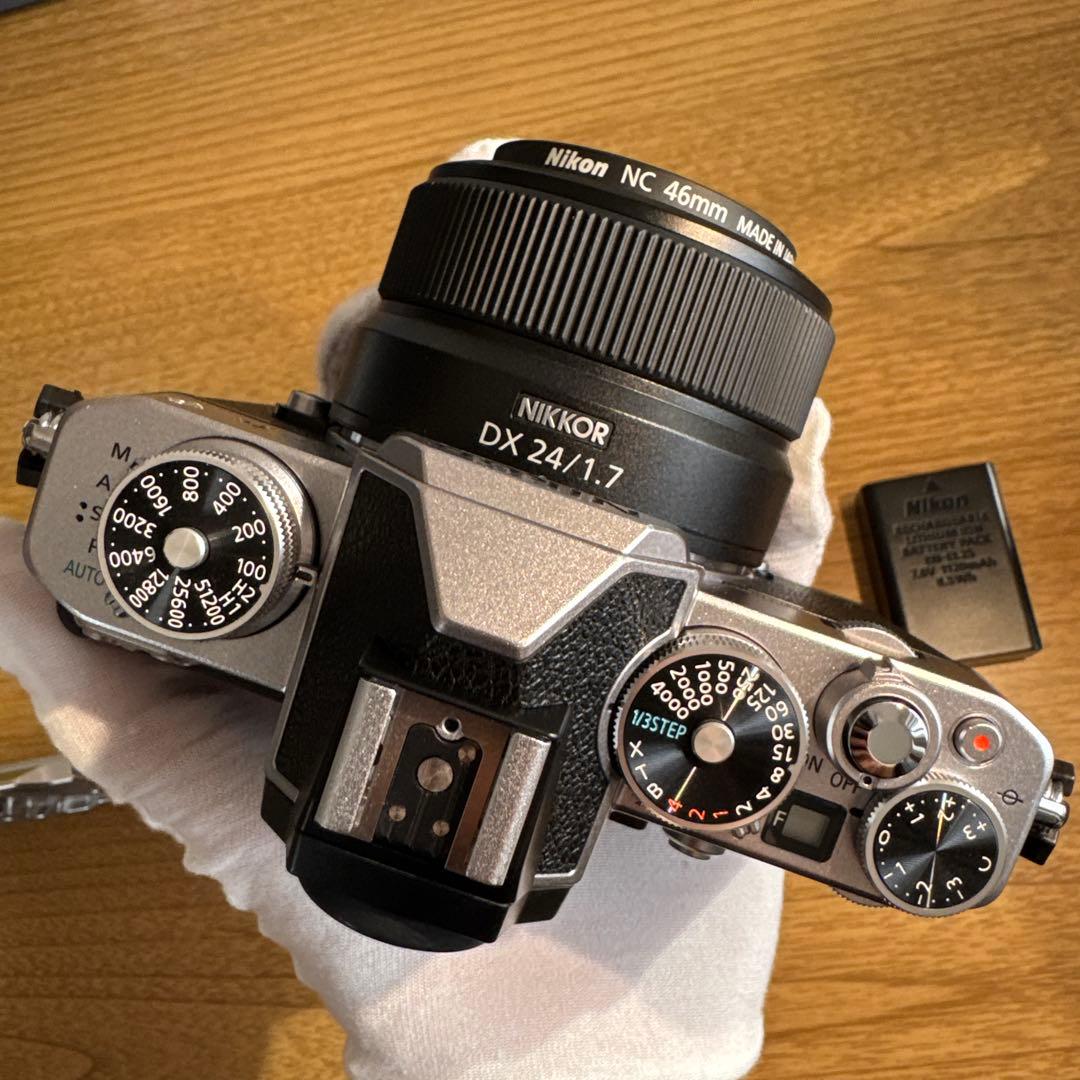 Nikon Zfc シルバー 本体+NIKKOR Z DX 24mm f 1.7