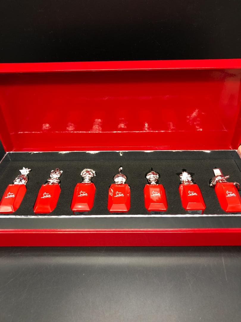 ほぼ未使用　クリスチャンルブタン　ルビワールド　ミニチュア香水セット